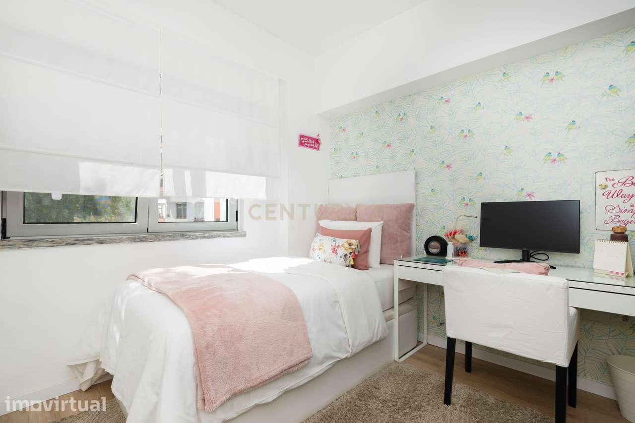 T2 totalmente remodelado em Queluz | Pronto a habitar | Elevador e var - Grande imagem: 5/20