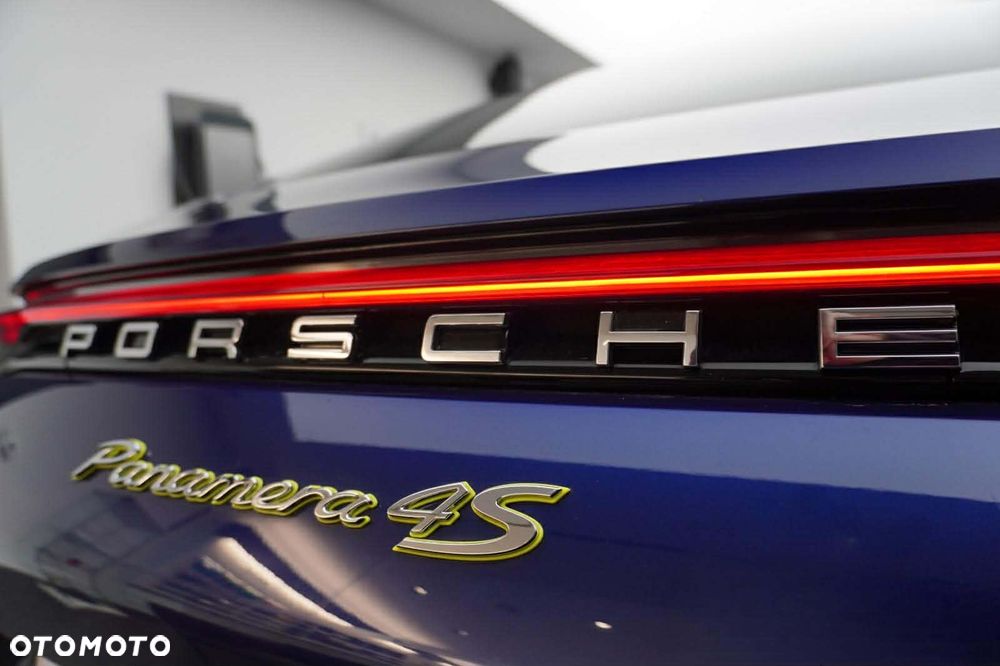 Porsche Panamera 4S E-Hybrid - 24