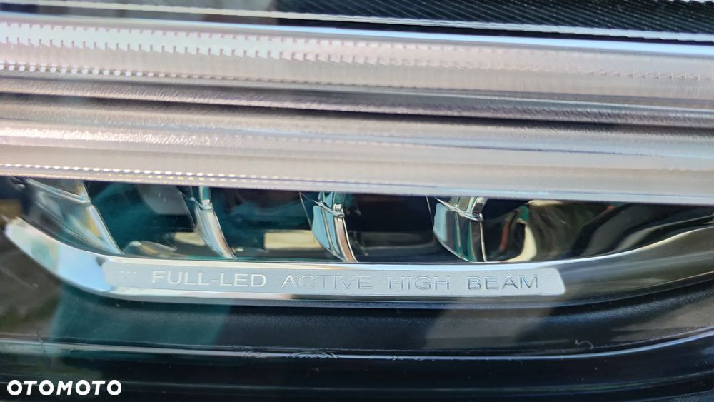 Volvo V90 T6 AWD Plug-In Hybrid Plus Dark - 34