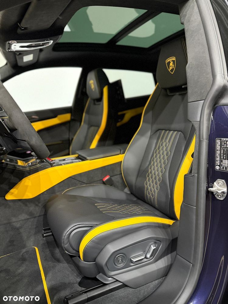 Lamborghini Urus - 24