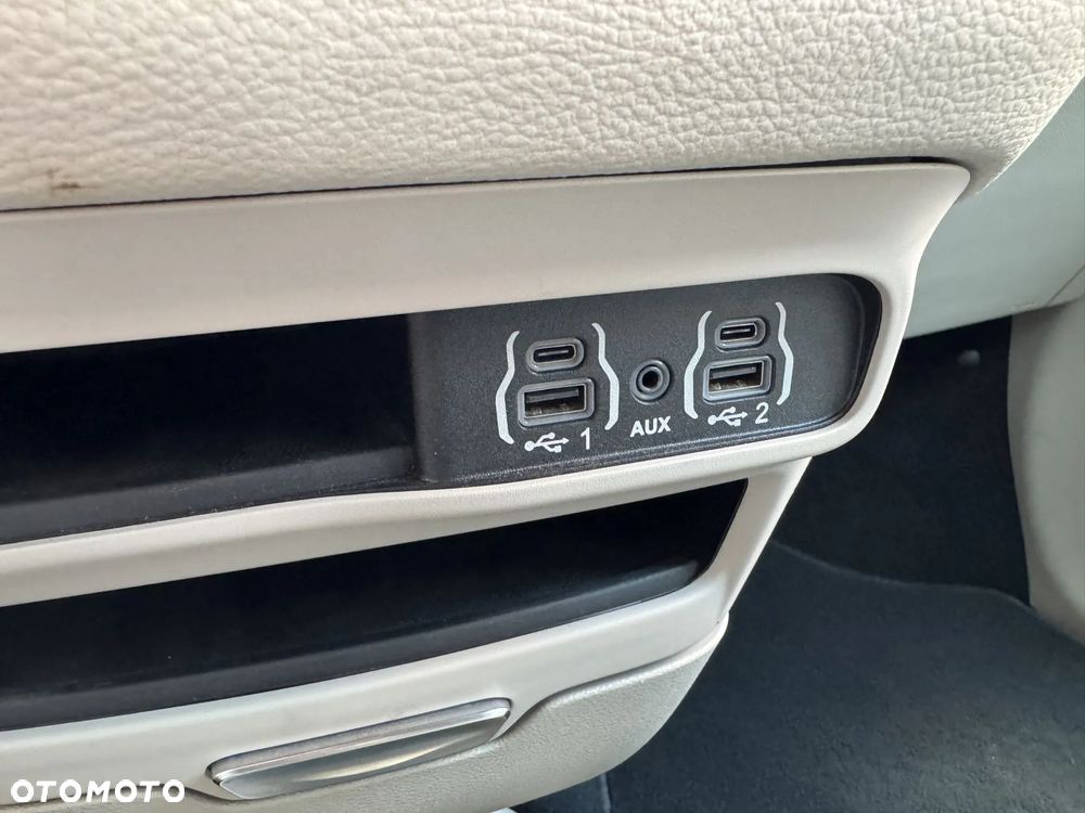 Chrysler Pacifica - 25