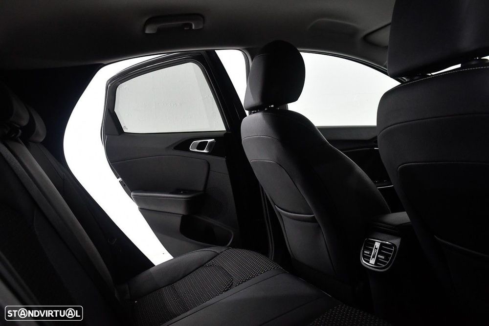 Kia XCeed 1.6 CRDi MHEV Tech - 14