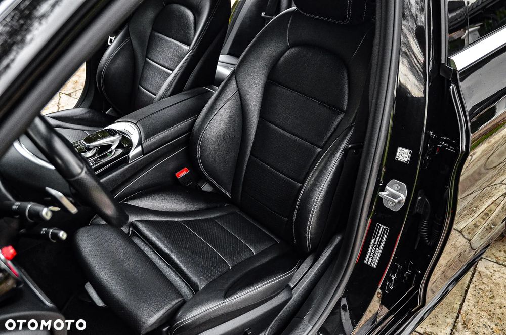 Mercedes-Benz Klasa C 250 7G-TRONIC AMG Line - 26