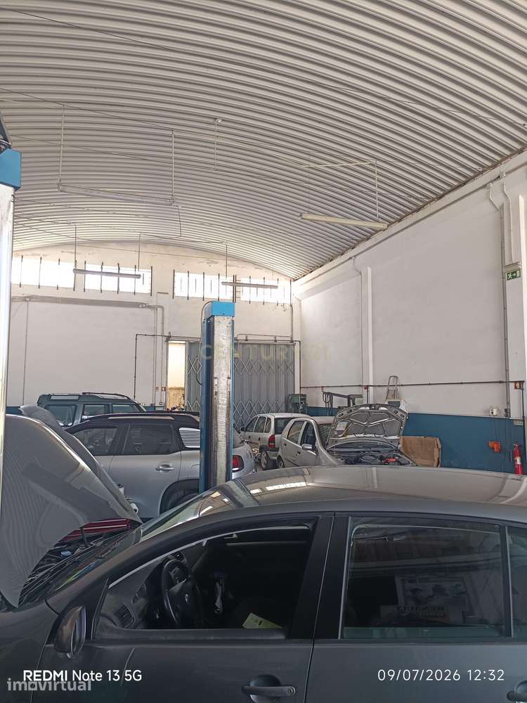 Armazém com oficina auto, em pleno funcionamento, em Setúbal - Grande imagem: 5/8