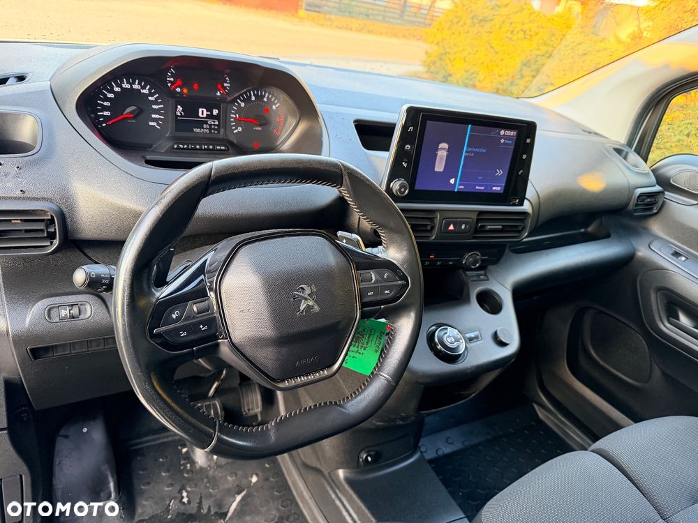 Peugeot Partner  21r 130 HK Niski przebieg 1wł ASO 5 dzwi Euro6.2/ford/opel/citroen - 16