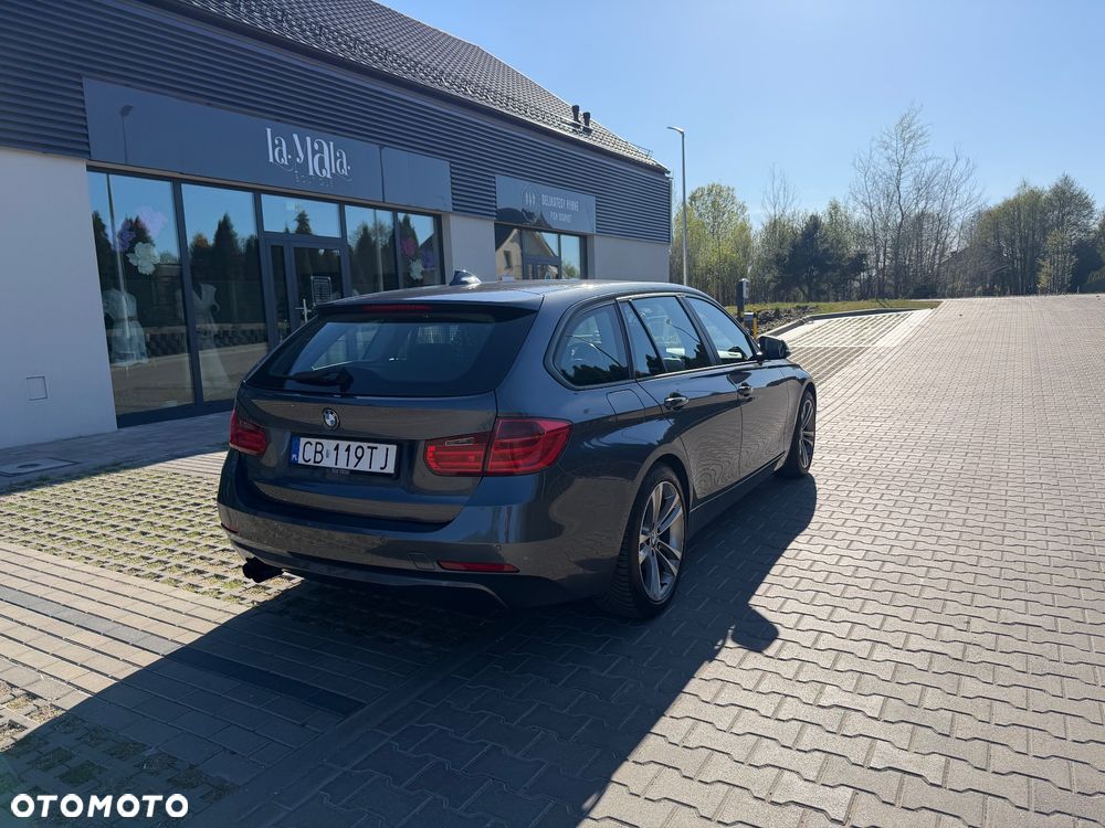 BMW Seria 3 328i xDrive Sport-Aut - 36