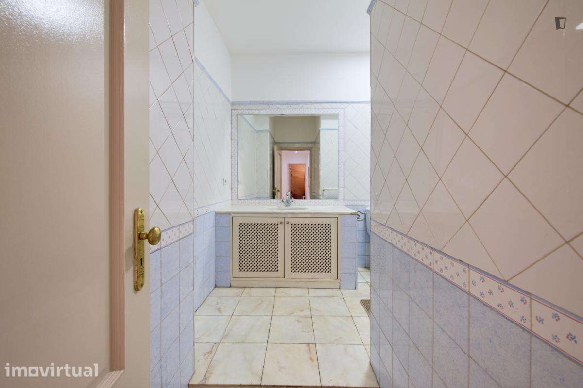 Quarto - localizado em Alcântara Lisbon - Grande imagem: 2/44