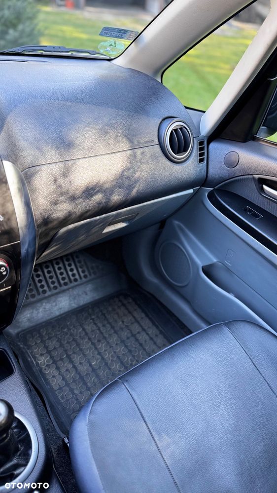 Suzuki SX4 1.6 GS / Premium - 17