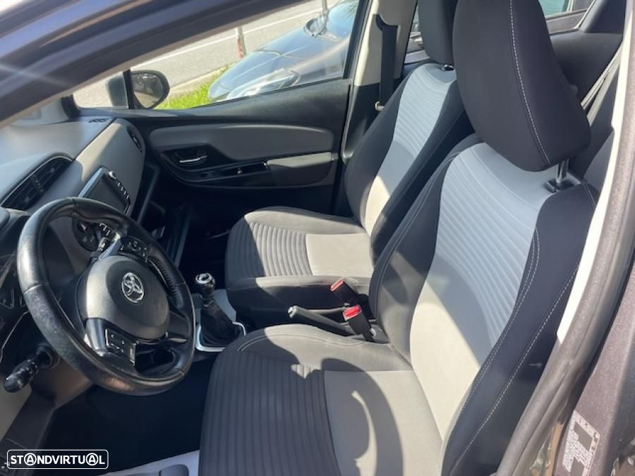 Toyota Yaris 1.4 D-4D Comfort+P.Style - 10