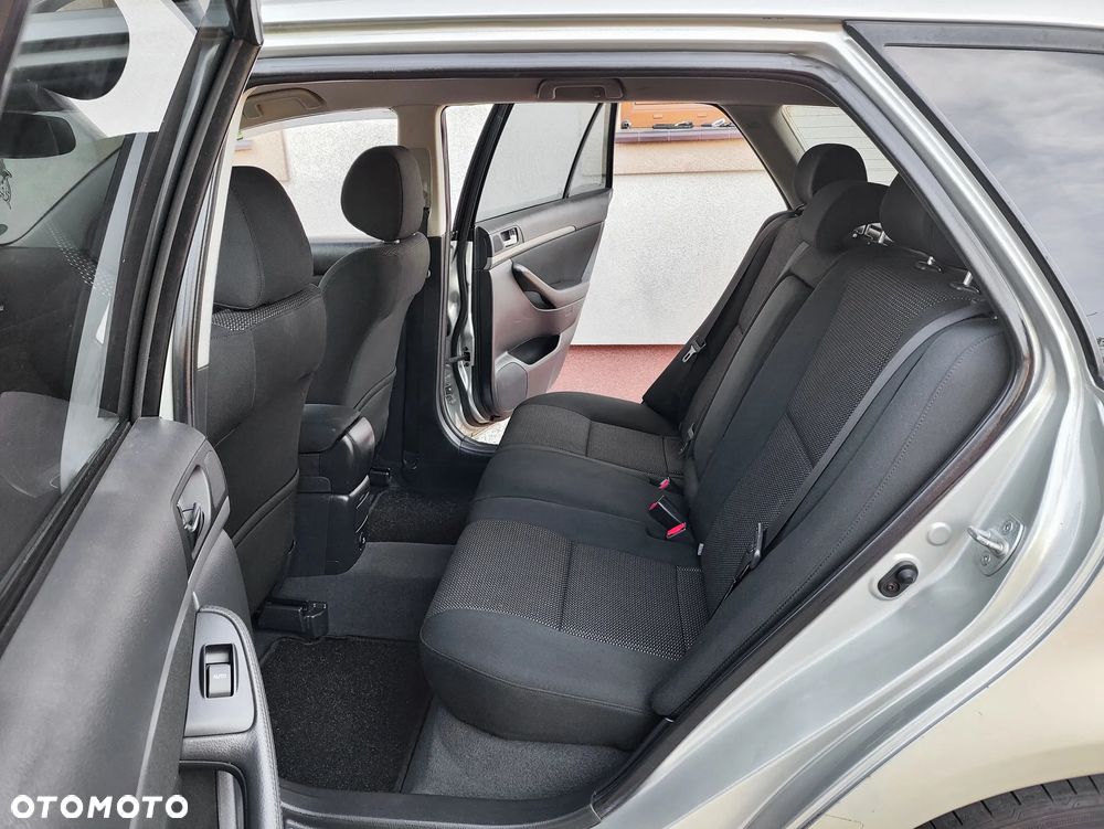 Toyota Avensis 1.8 VVT-i Sol Premium - 8