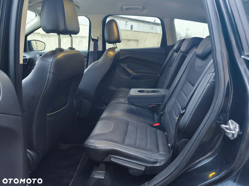 Ford Kuga 2.0 TDCi 2x4 Titanium - 29