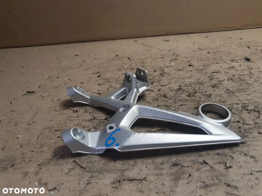BMW S 1000 R 2021-2023 (S1000R K63) WIESZAK / ZESTAW WSPORNIKÓW PODNÓŻKA PRZEDNI PRAWY - 2