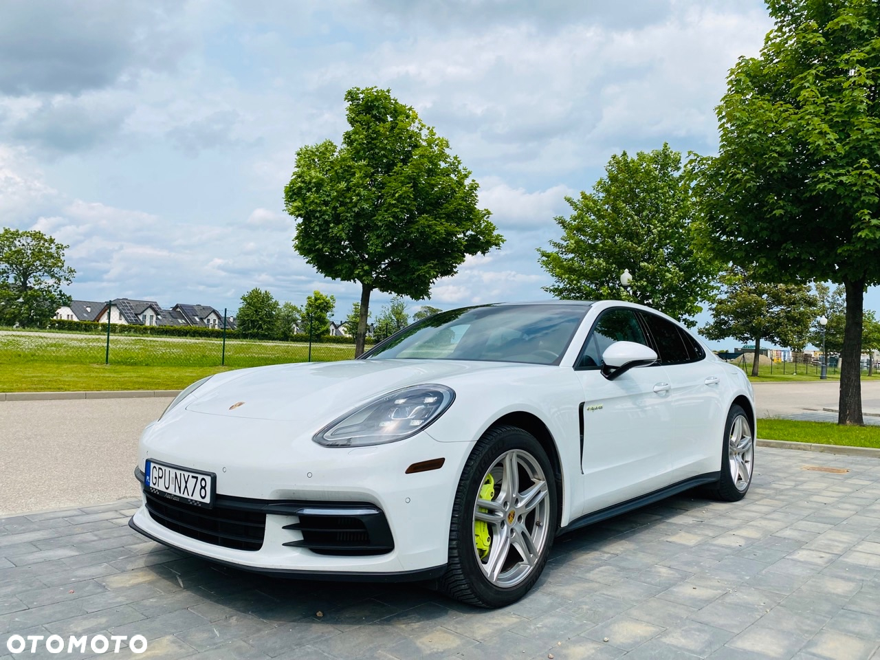 Porsche Panamera 4 E-Hybrid - 5