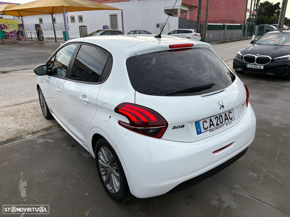 Peugeot 208 1.2 VTi SE Style - 3