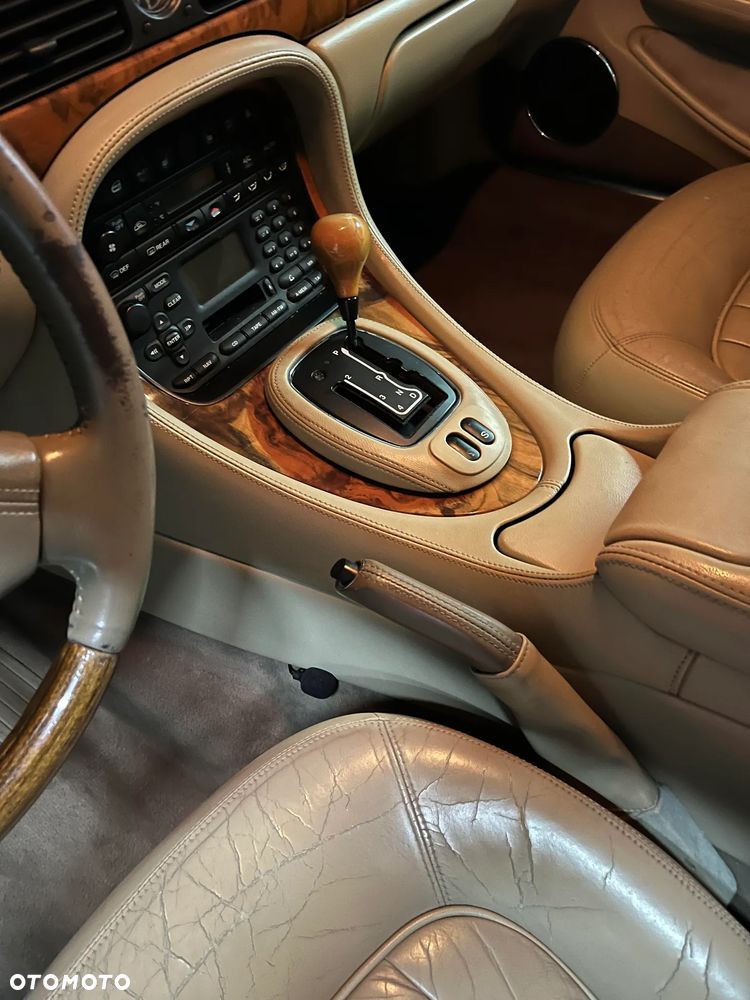 Jaguar XJ Sovereign 4.0 - 7