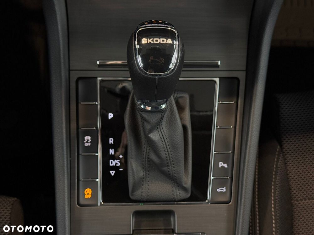 Skoda Superb 2.0 TDI SCR Style DSG - 21