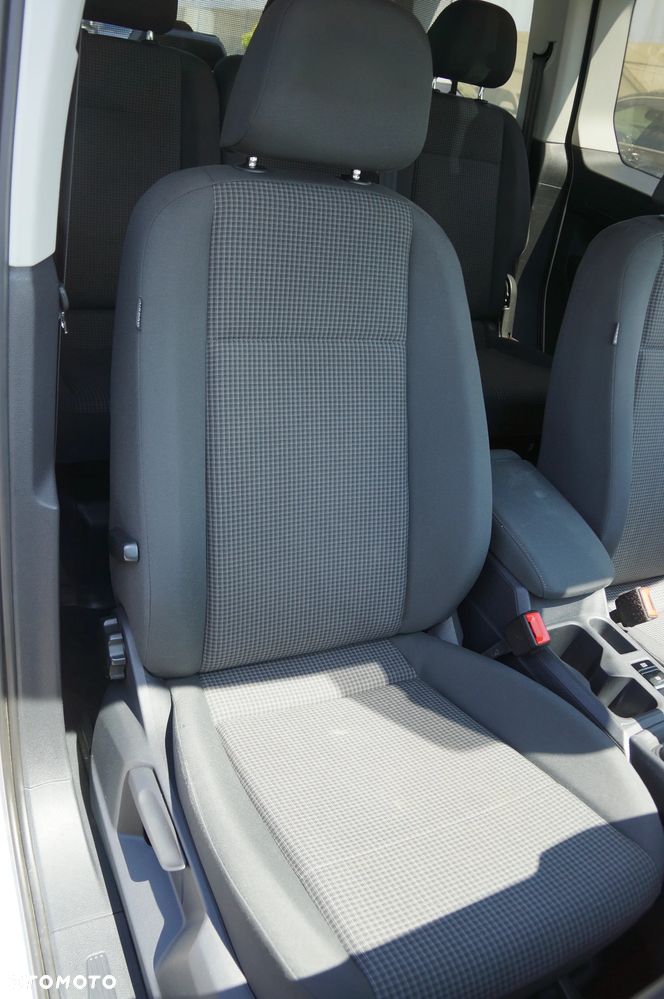 Volkswagen Caddy 2.0 TDI Comfortline 4Motion - 28