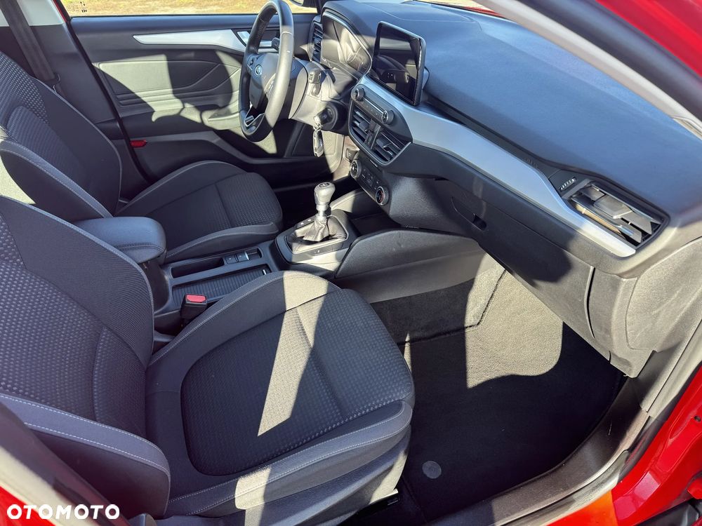Ford Focus 1.5 EcoBlue Start-Stopp-System TITANIUM DESIGN - 19