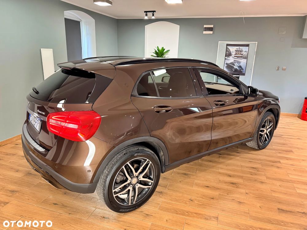 Mercedes-Benz GLA 250 4Matic 7G-DCT Activity Edition - 41