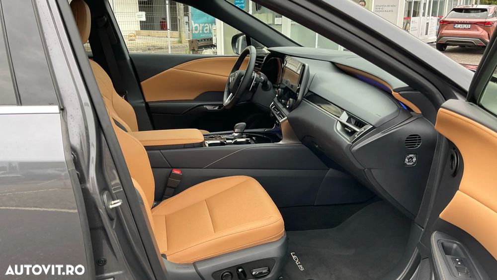 Lexus Seria RX 450h+ E-Four PHEV Executive - 6