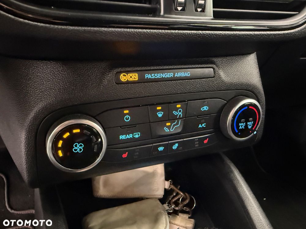 Ford Focus 1.5 EcoBlue Start-Stopp-System ST-LINE - 25