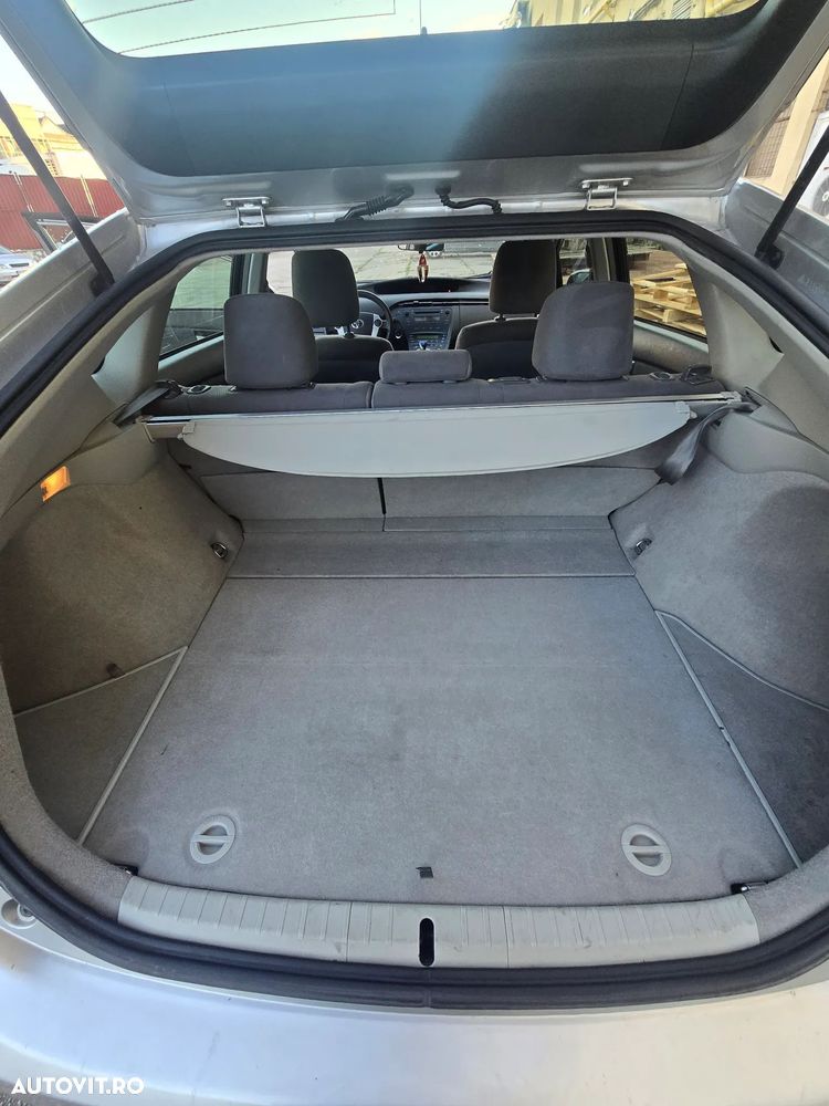 Toyota Prius (Hybrid) Luna - 21