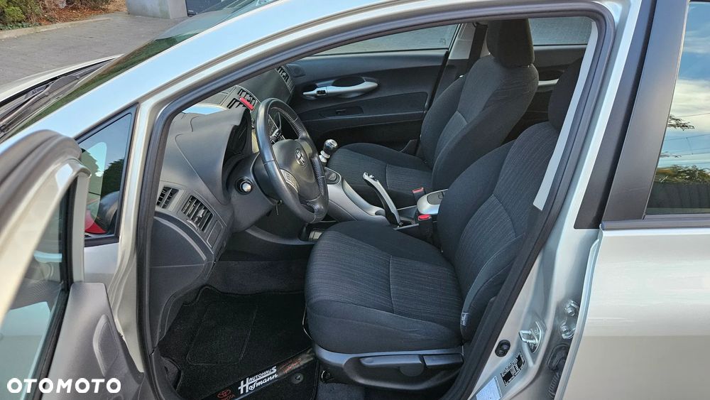 Toyota Auris - 18