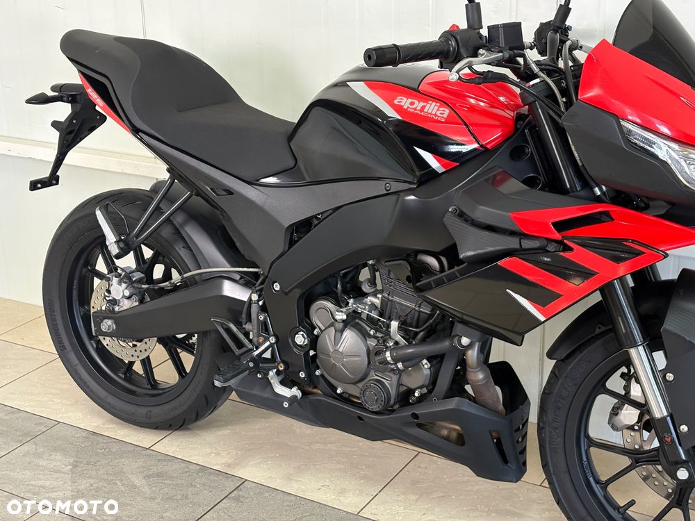 Aprilia Tuono - 12