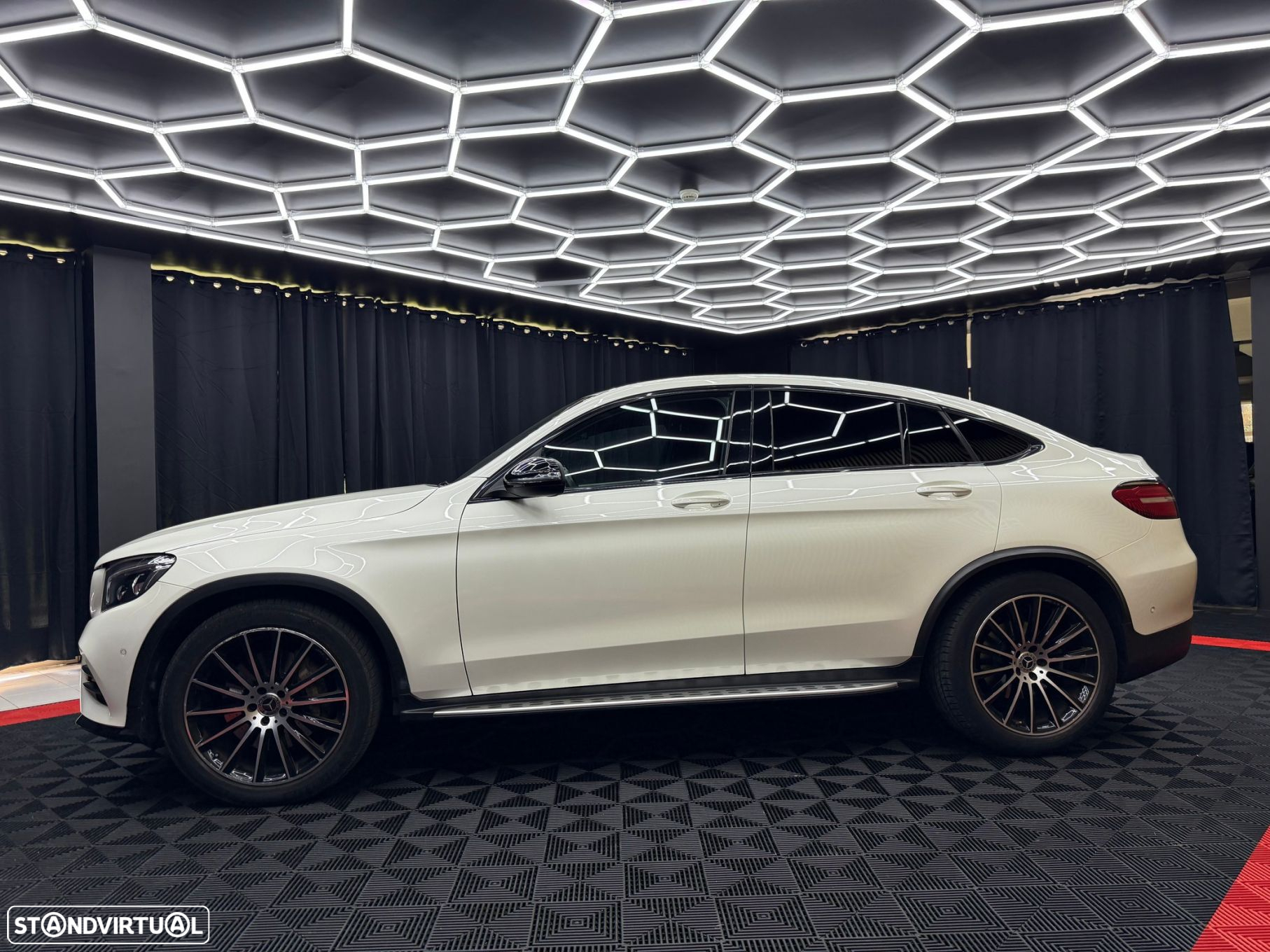 Mercedes-Benz GLC 250 d Coupé AMG Line 4-Matic - 9