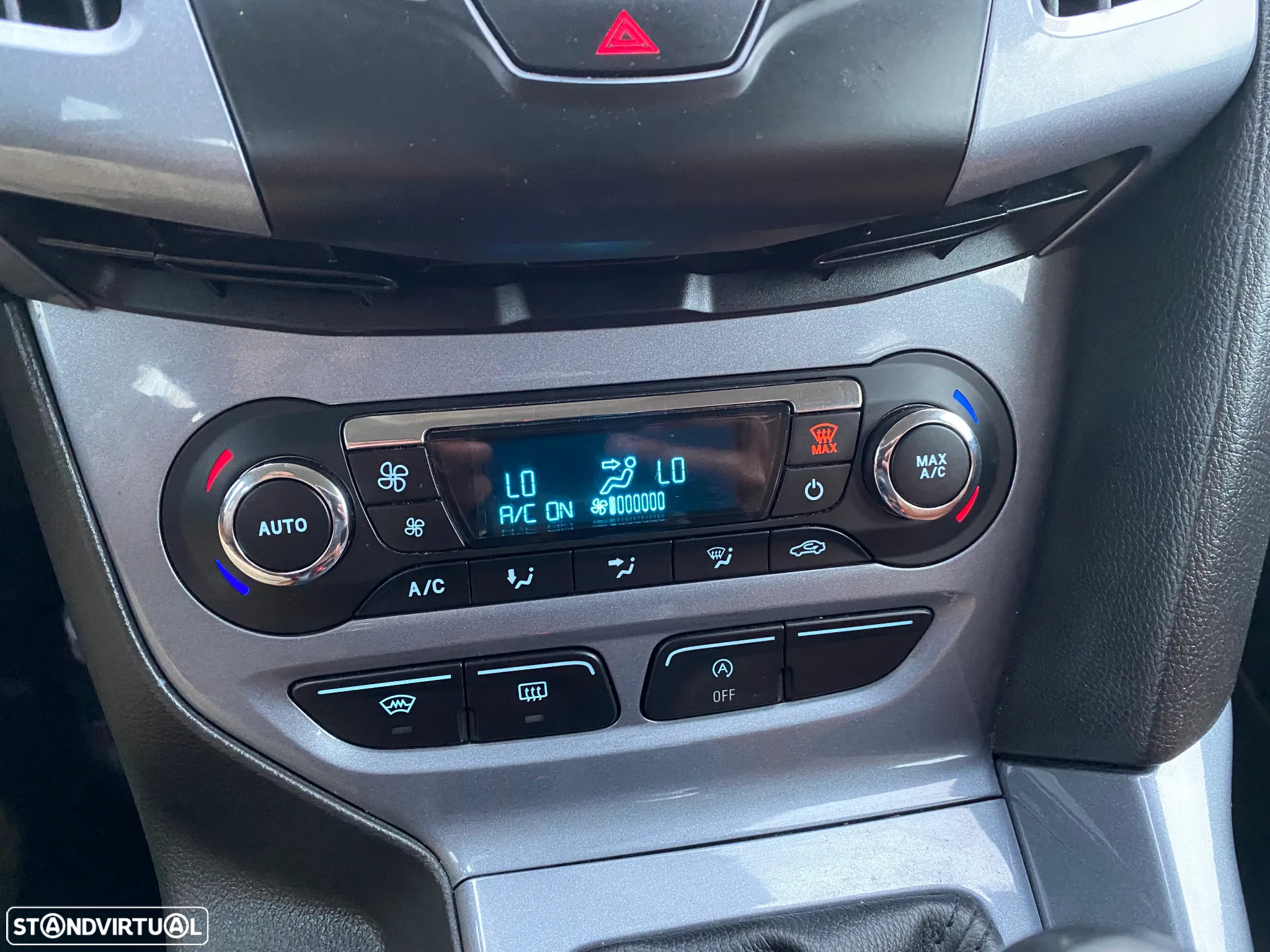 Ford Focus SW 1.0 EcoBoost S&S TITANIUM - 31