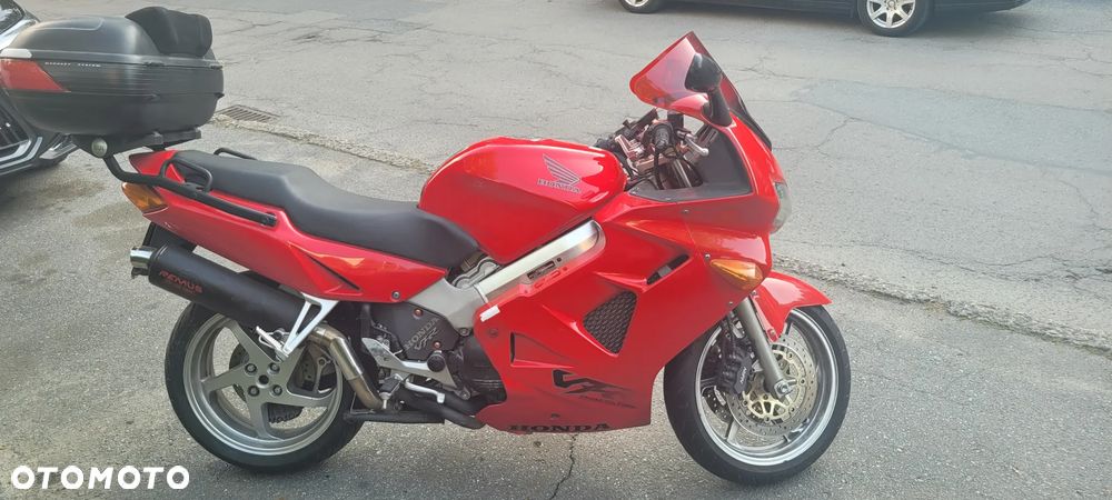 Honda VFR - 1