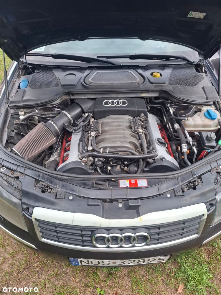 Audi A8 4.2 L Quattro - 29