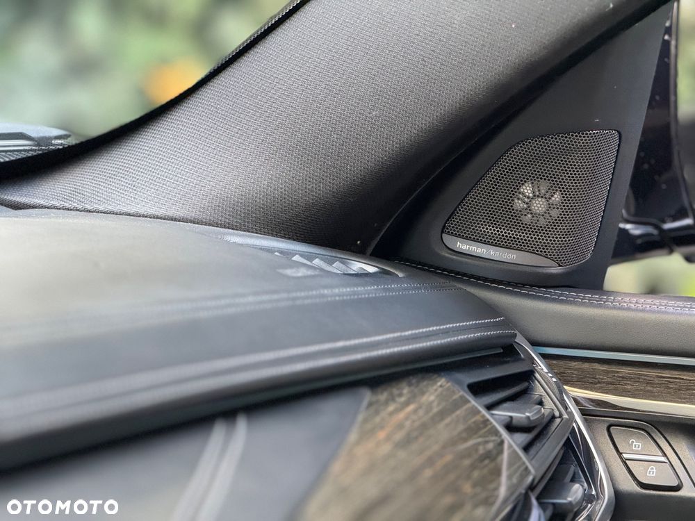 BMW X6 xDrive40d - 26