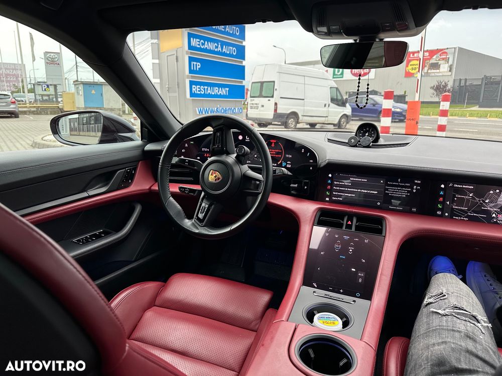 Porsche Taycan - 7