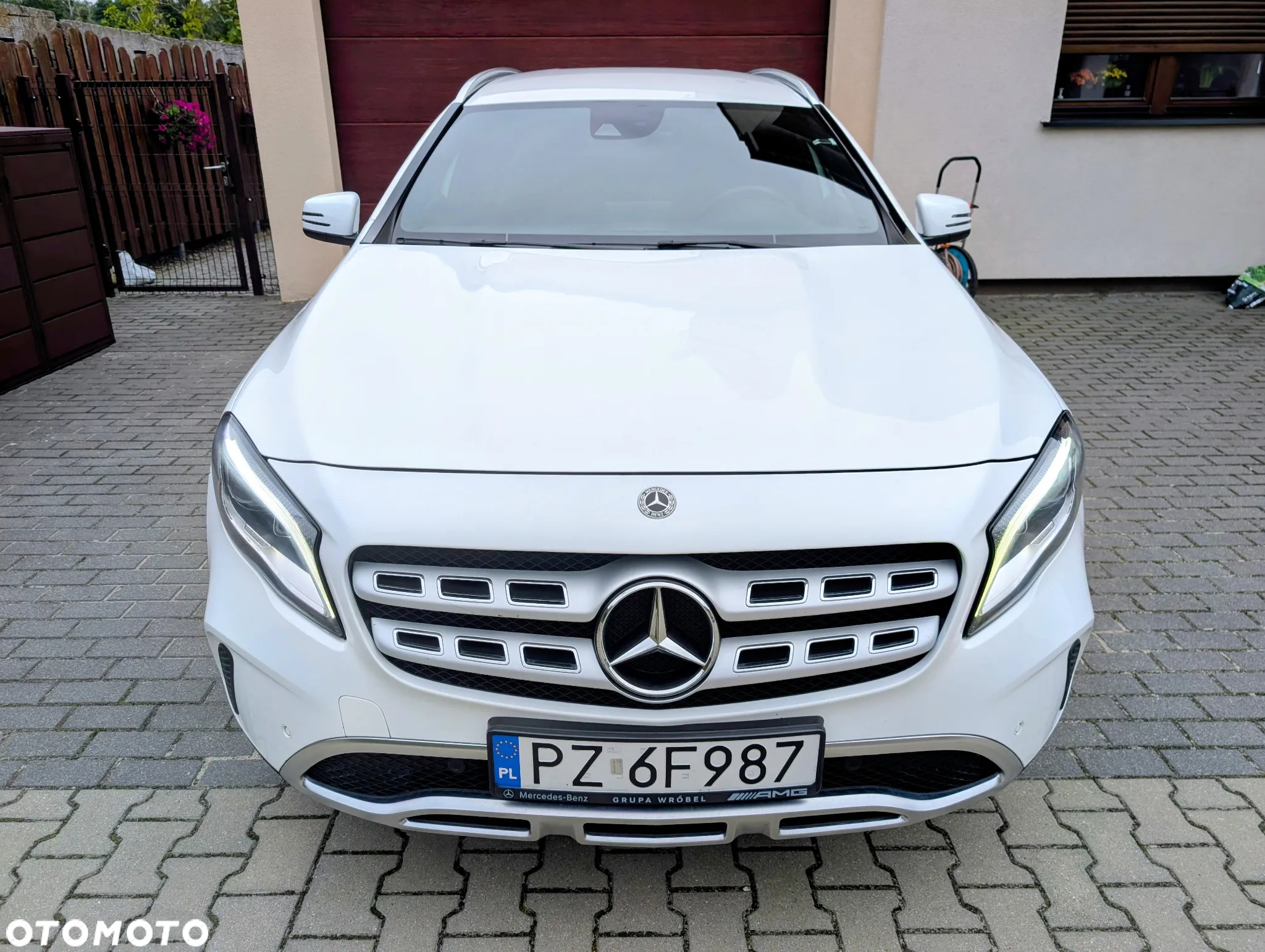 Mercedes-Benz GLA 200 7G-DCT - 15