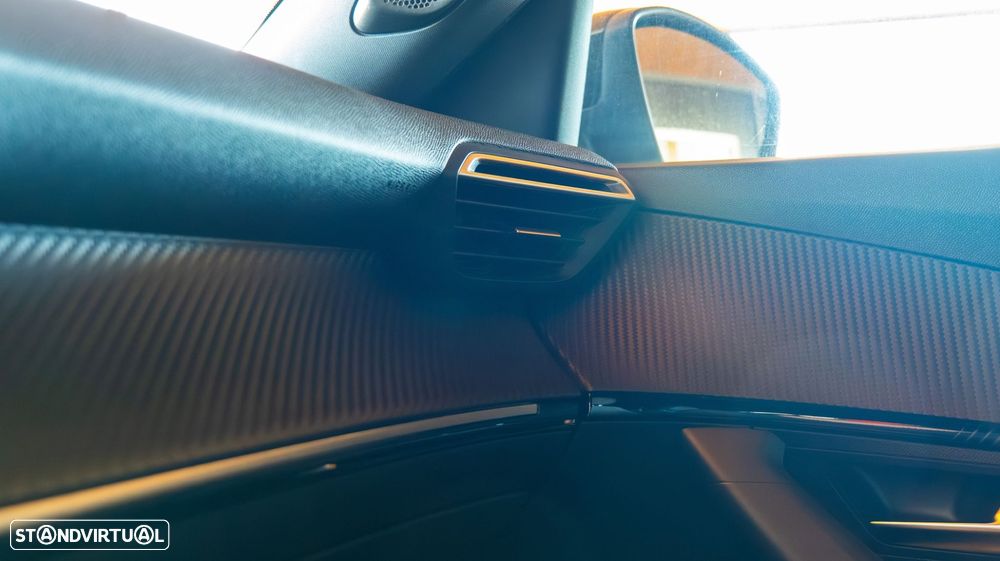 Peugeot 2008 1.2 PureTech Allure Pack EAT8 - 17