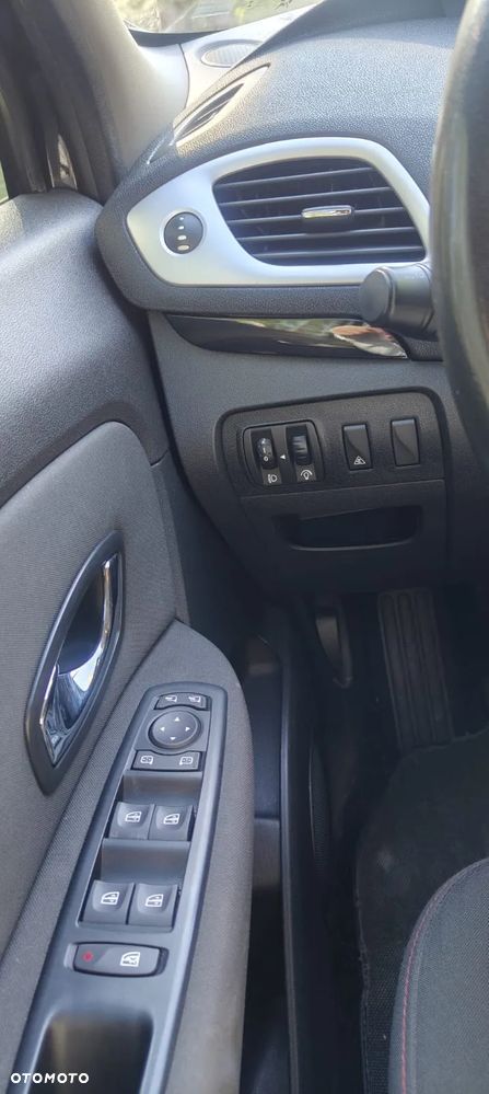 Renault Scenic 1.5 dCi Life - 16