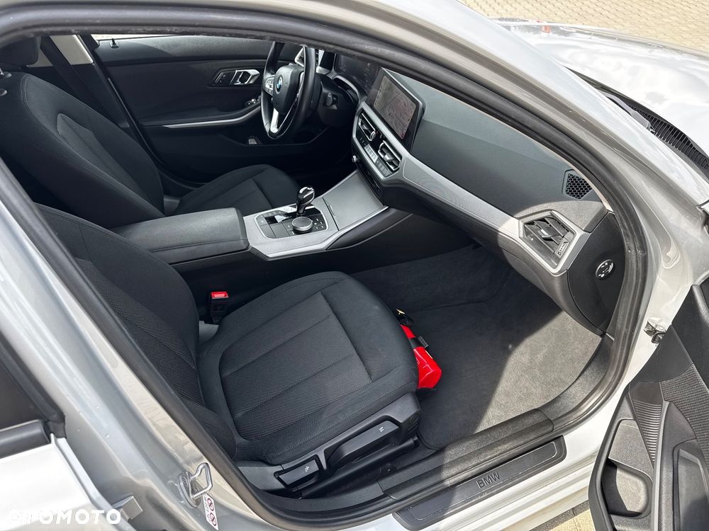 BMW Seria 3 318d Advantage - 14