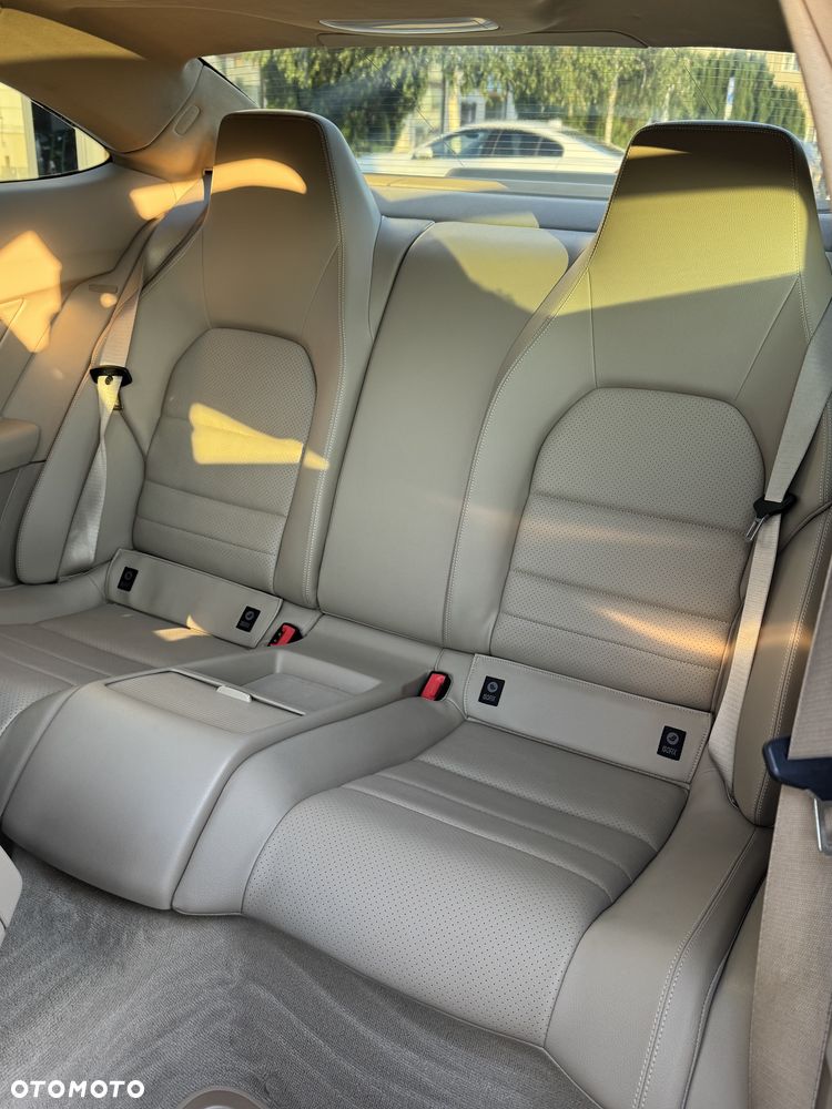 Mercedes-Benz Klasa C 250 CGI BlueEff - 11