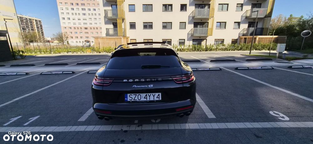 Porsche Panamera 4S - 9