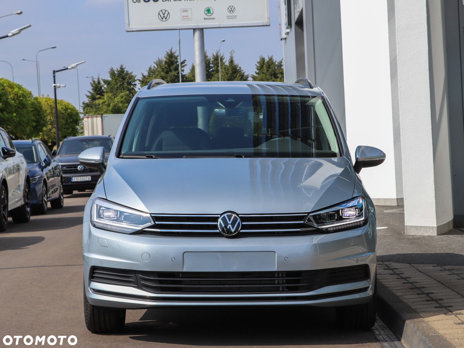 Volkswagen Touran - 8