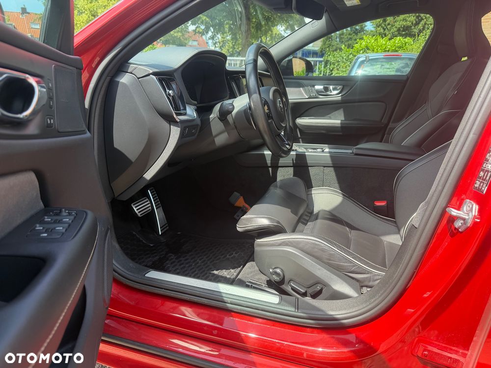 Volvo S60 T5 R-Design First Edition - 8