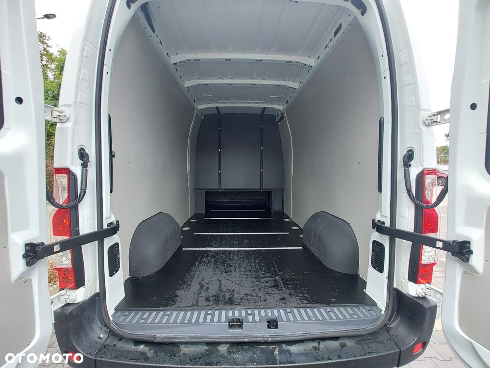 Mercedes-Benz Sprinter - 9