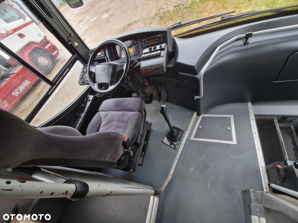 Volvo 8700 - 11