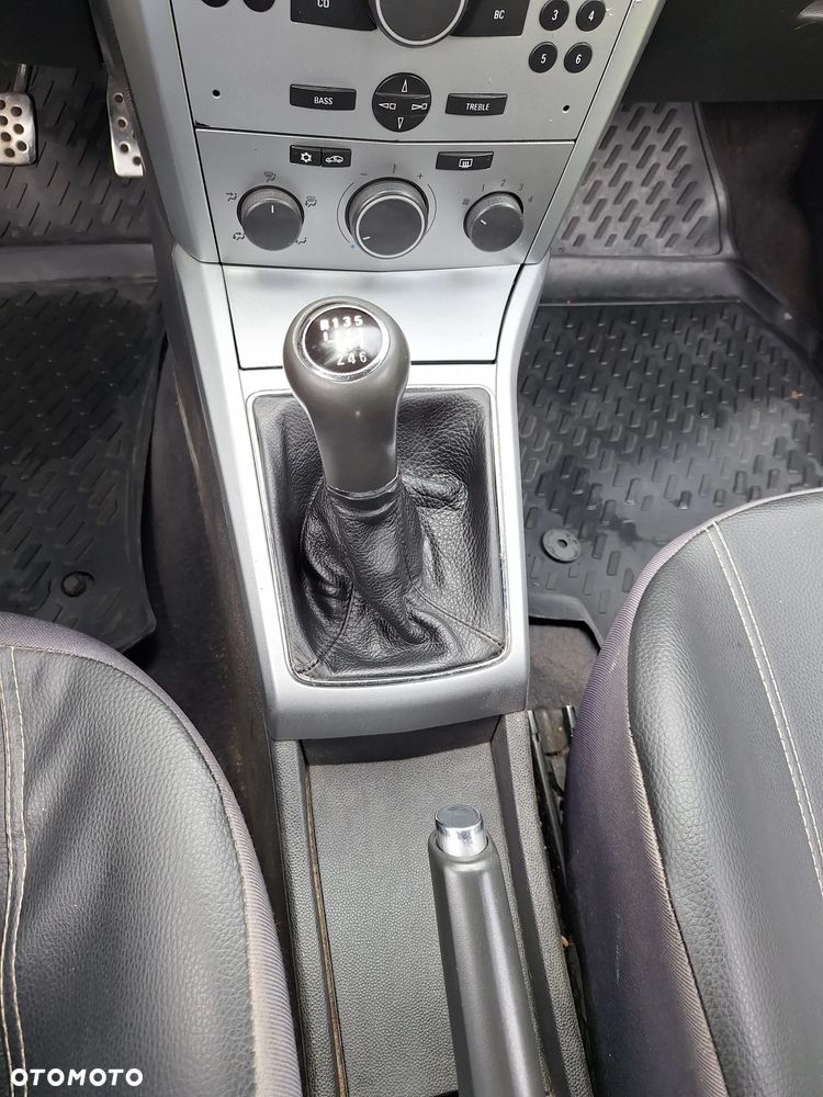 Opel Astra 1.9 CDTI Sport - 27
