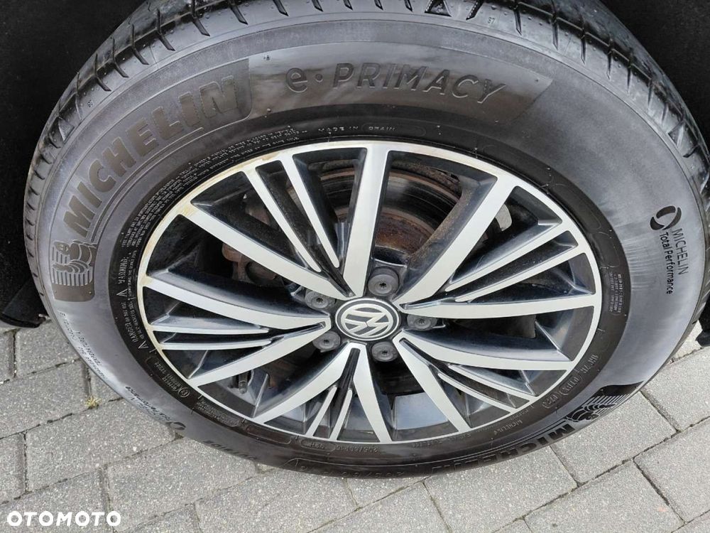 Volkswagen Golf - 10