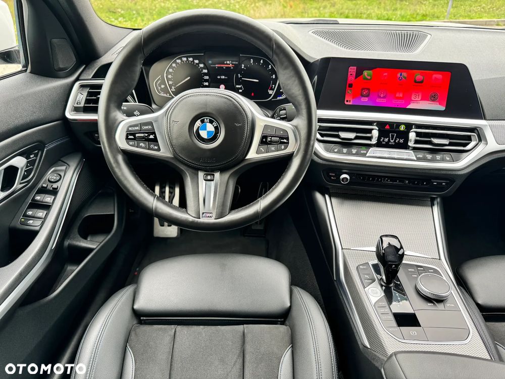 BMW Seria 3 318i M Sport - 22
