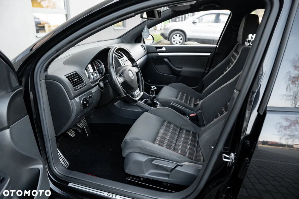 Volkswagen Golf 2.0 GTI - 16