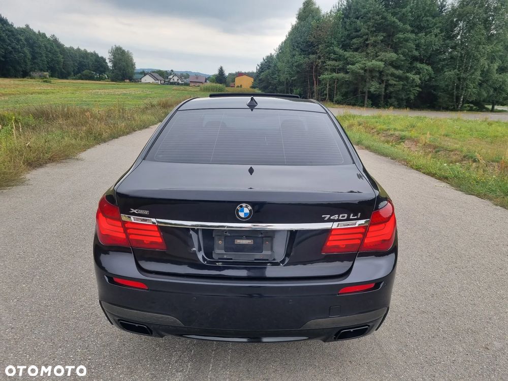 BMW Seria 7 740Li - 8