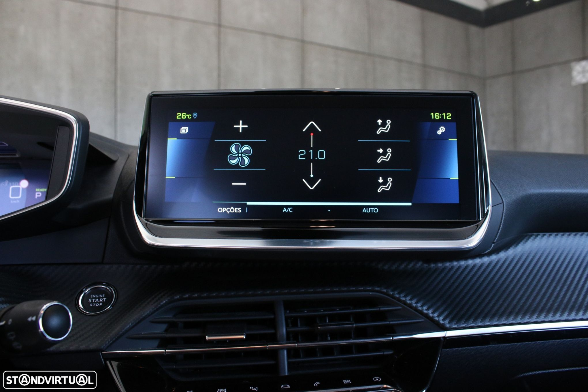 Peugeot e-208 Allure - 36